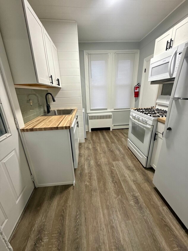 Primary Photo - 327 1st Ave