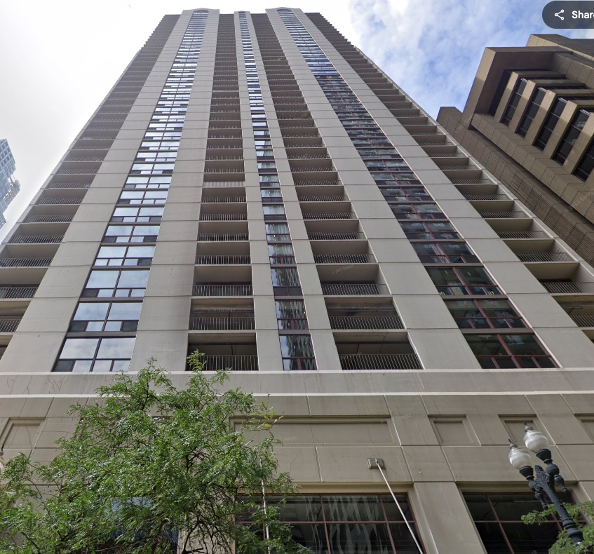 Primary Photo - 200 N Dearborn St