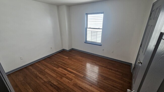 Building Photo - 88 Brown Pl