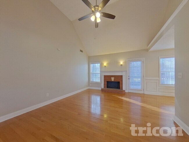 Foto del edificio - 136 Brookside Way