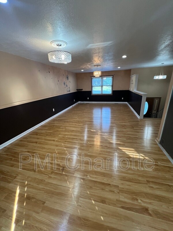 Foto del edificio - 1784 Ashley St