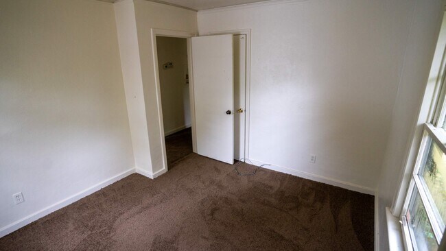 Building Photo - 3964 Del Rosa Dr