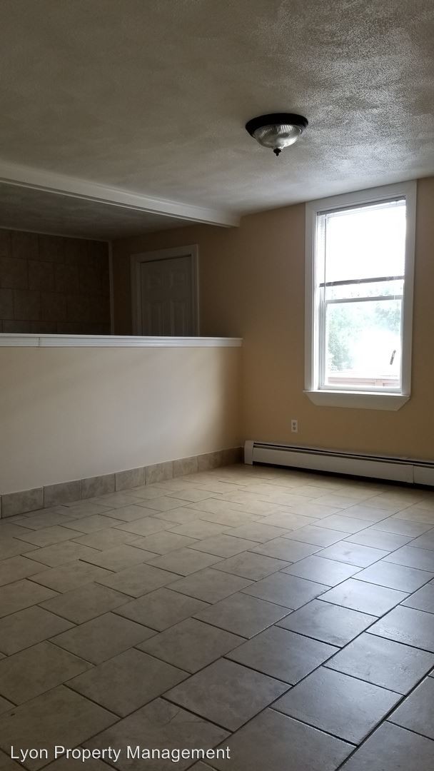 Building Photo - 133 Longmeadow Ave