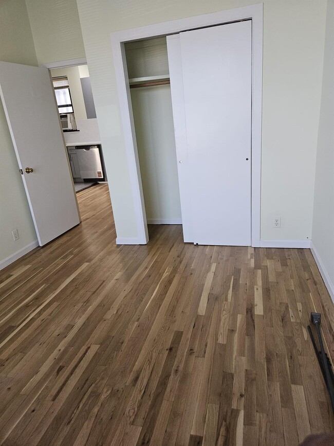 Foto del edificio - 113-63 Springfield Blvd