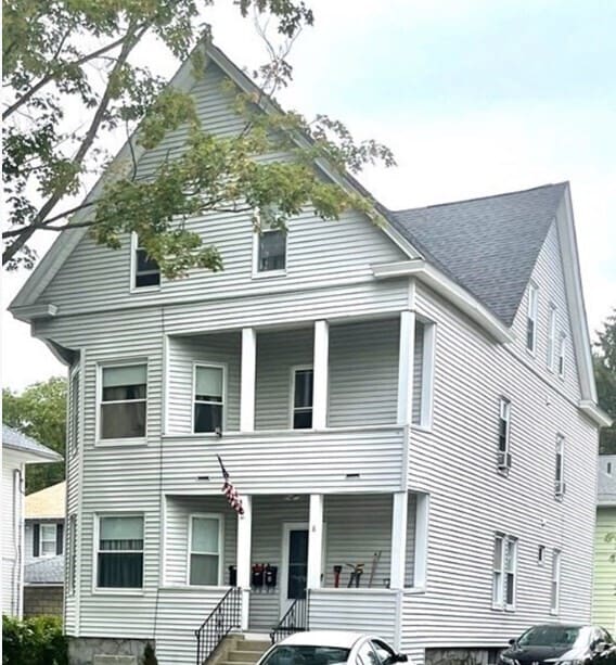 Building Photo - 8 Manor St