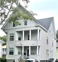 Building Photo - 8 Manor St