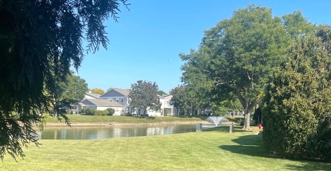 Foto del edificio - 683 Cleo Ct