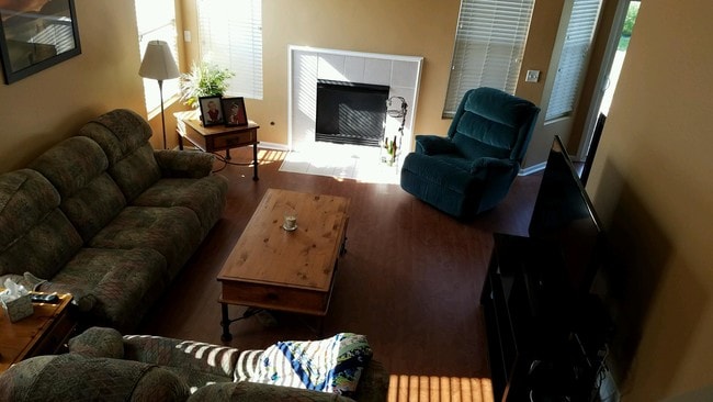 Foto del edificio - 1401 Millbrook Dr