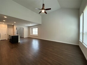 Building Photo - 2611 Hoffman Ln