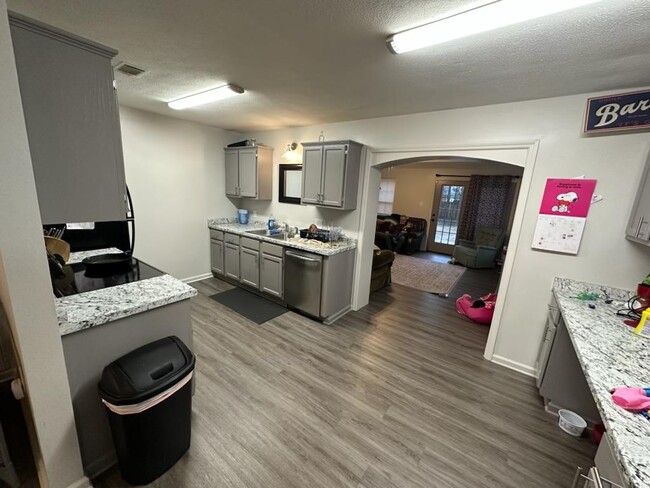 kitchen - 3935 Cirrus Dr