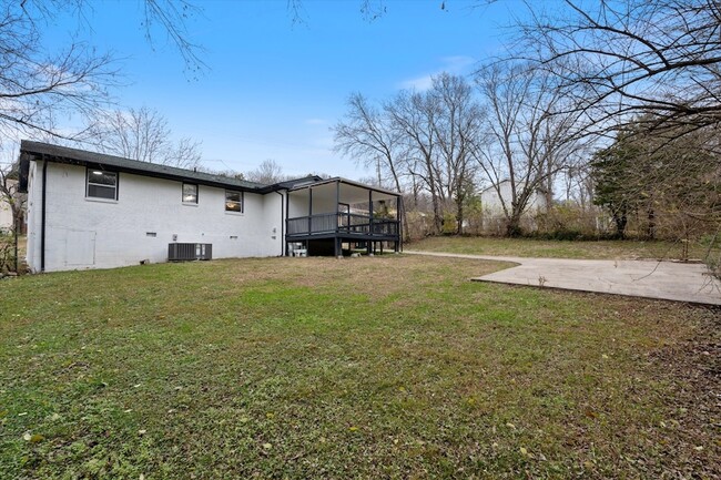 Building Photo - 2589 Bethwood Dr