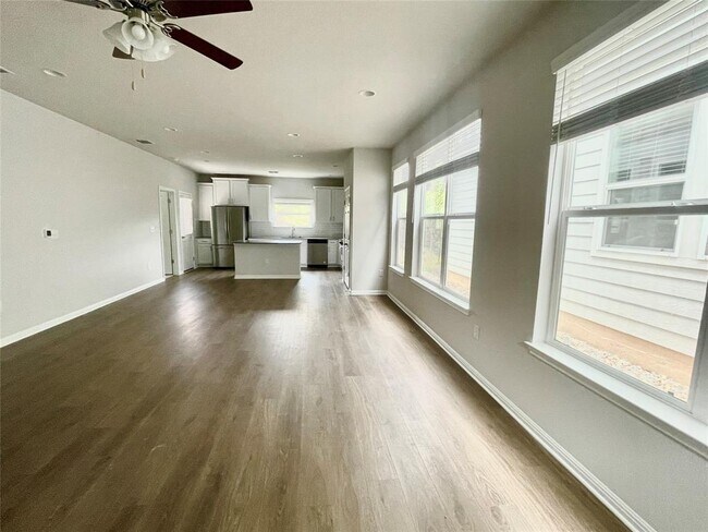Foto del edificio - 10004 Dawn Pearl Dr