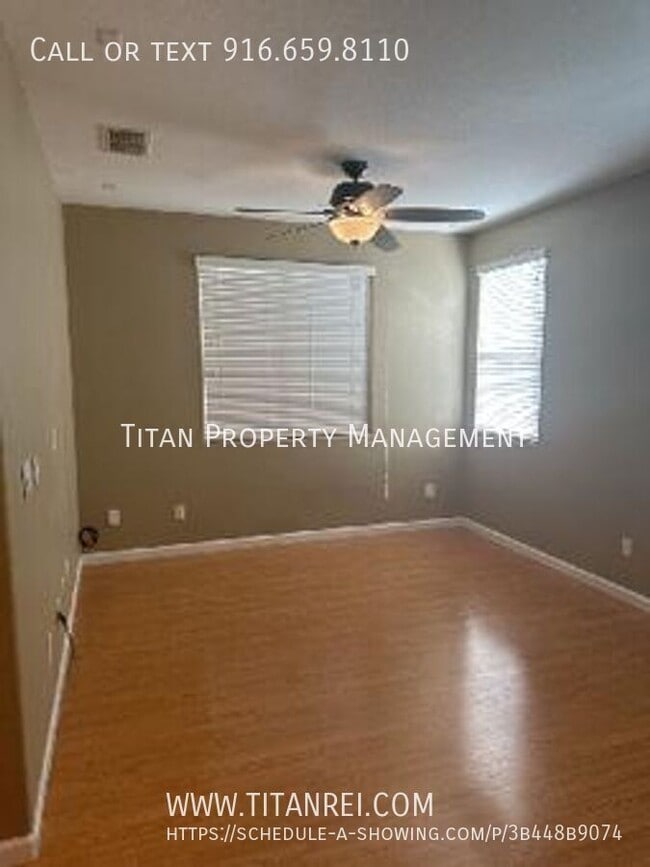 Foto del edificio - 421 Phoenix Cir