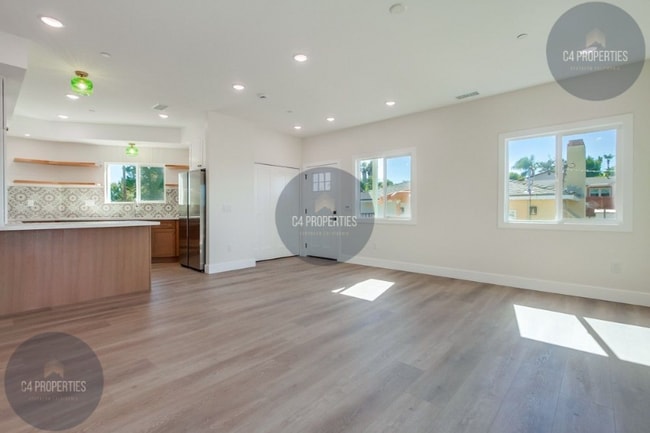 Building Photo - 315 Lado De Loma Dr