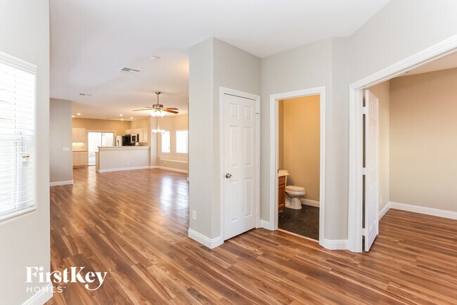 Foto del edificio - 9193 Wild Briar Ln