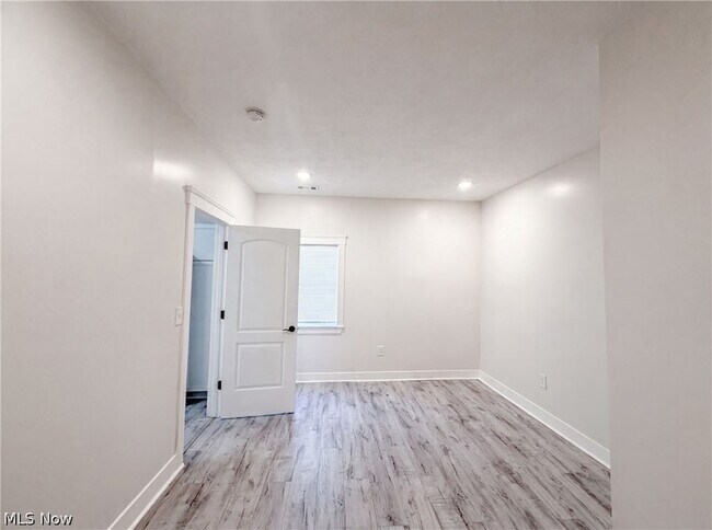 Foto del edificio - 3402 Erin Ave