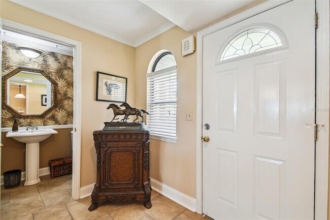 Foto del edificio - 8745 Bay Pointe Dr