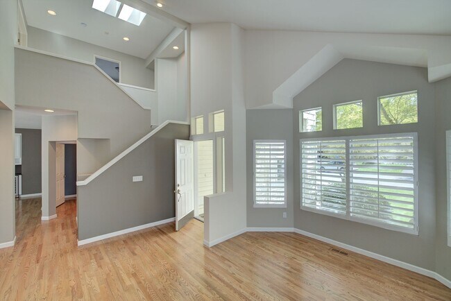 Foto del edificio - 4Bd/2.5Ba Sammamish Home