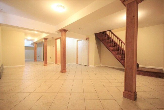 Building Photo - 421 Humboldt St