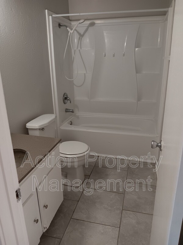 Building Photo - 3535 Cottonwood St