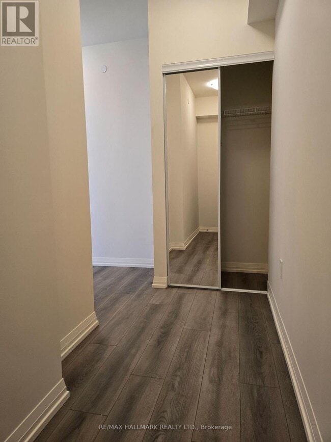 Building Photo - 27 Korda Gate