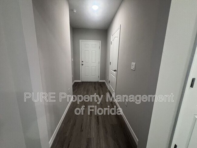 Foto del edificio - 6139 SW 143rd St