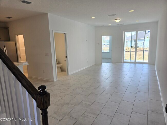 Foto del edificio - 817 Cherry Elm Dr