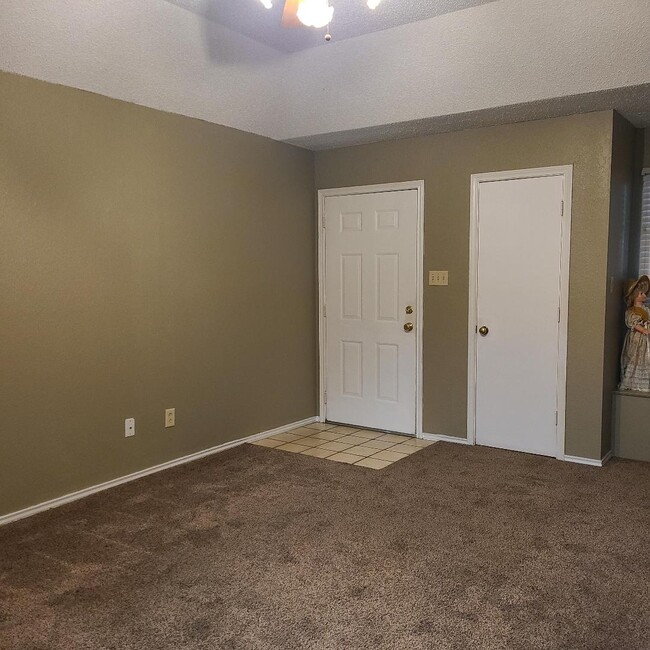 706 McAnear St, Cleburne, TX 76033 Townhouse for Rent in Cleburne, TX