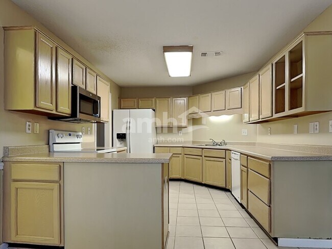 Foto del edificio - 6857 Briarfield Ln