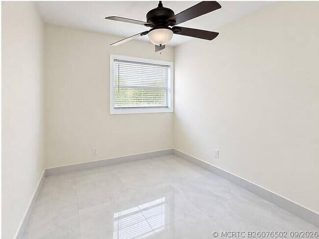 Foto del edificio - 930 NE 52nd Ct