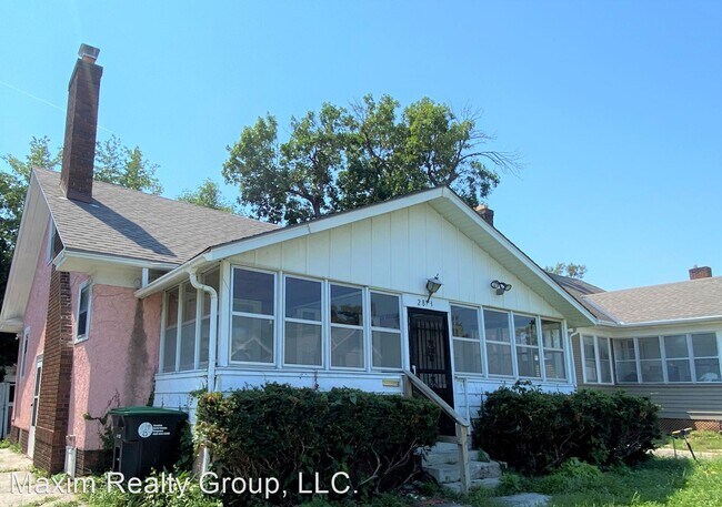 Building Photo - 3 br, 1.5 bath House - 2873 WHITMORE ST