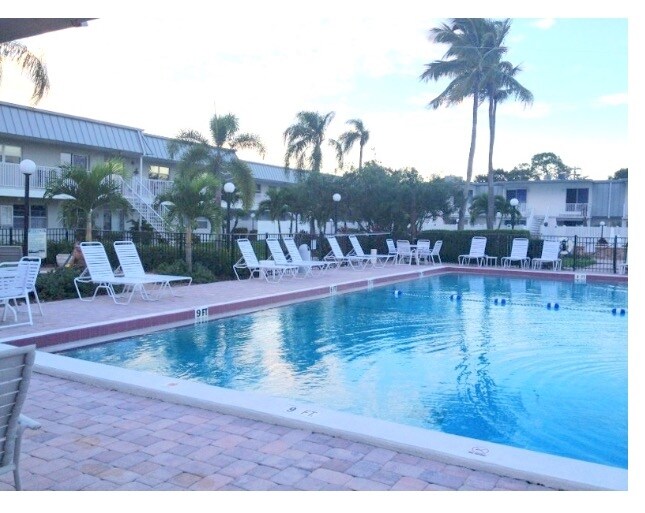 Pool - 6777 Winkler Rd