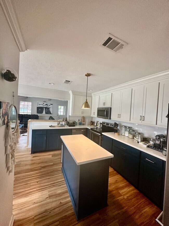 Foto del edificio - 517 Hunters Creek Cir