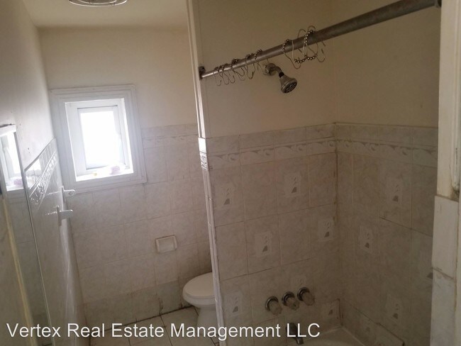 Building Photo - 1233 S 57th St