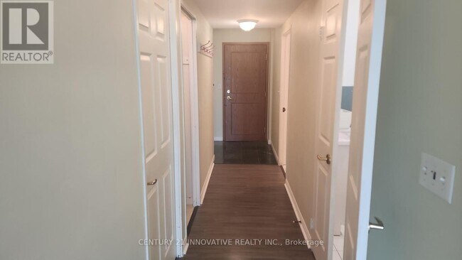 Photo du bâtiment - 18 Lee Centre Dr