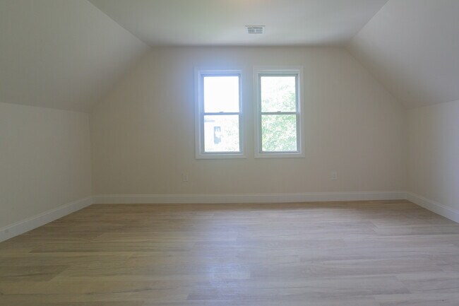 Foto del edificio - 219 6th Ave W