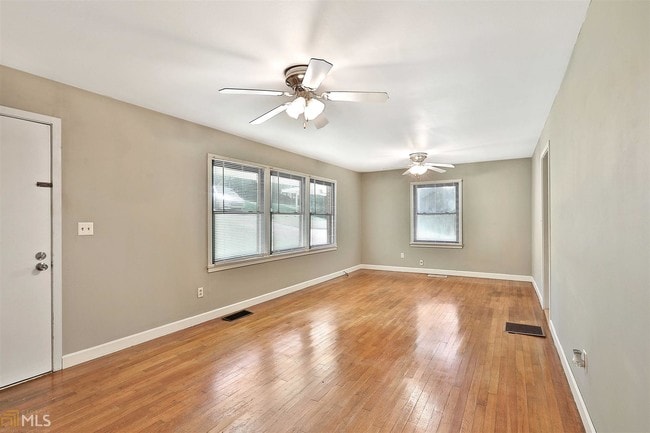 Building Photo - 15 Bailey Dr