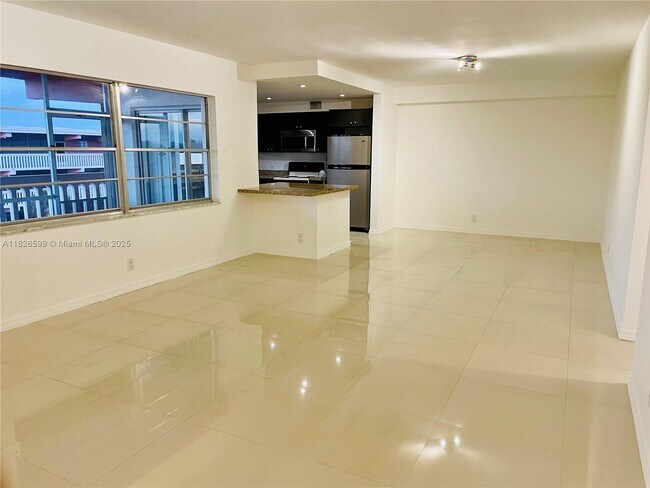 Foto del edificio - 180 NE 12th Ave