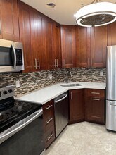 Building Photo - 3115 Oakland Shores Dr