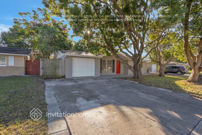Building Photo - 10824 Oakdale Ave