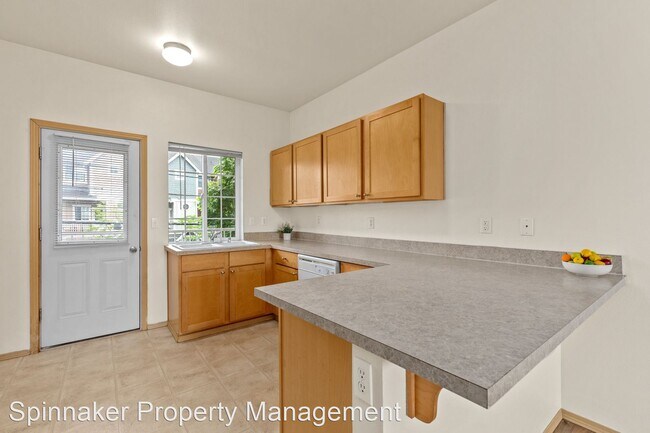 Building Photo - 2 br, 2.5 bath Townhome - 3402 S 43rd St 3...
