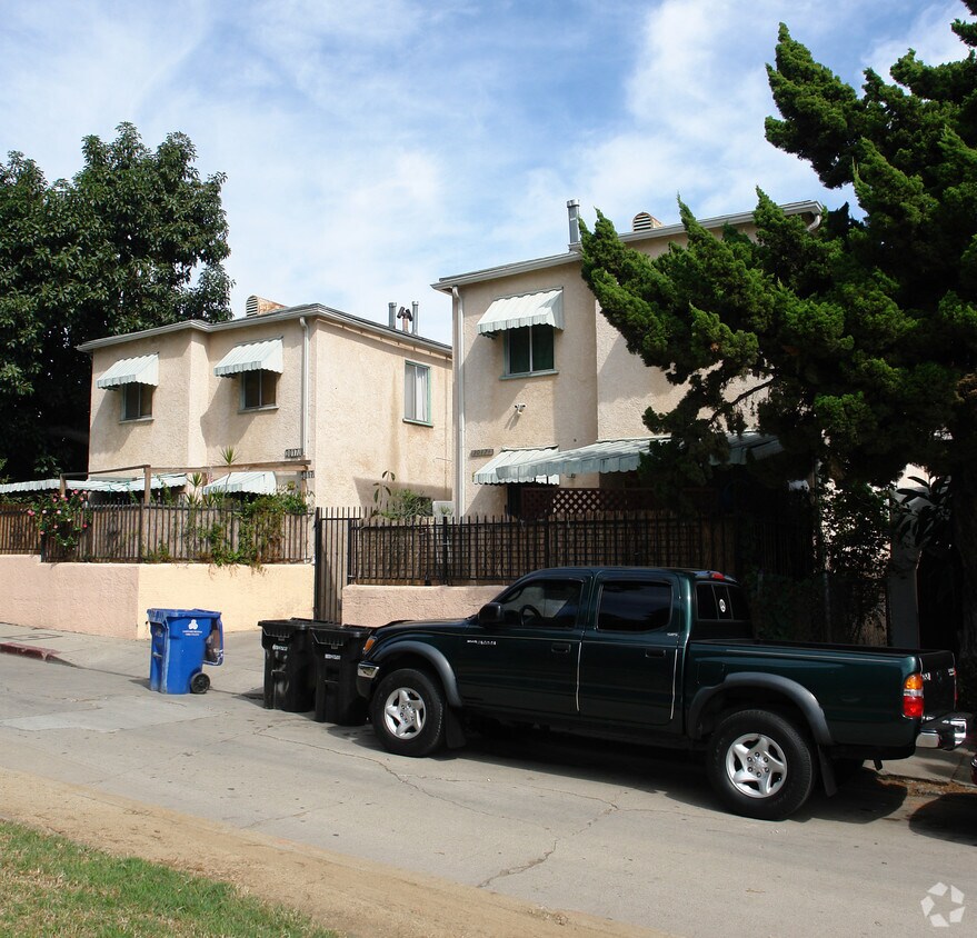 Building Photo - 3017 Del Monte Dr