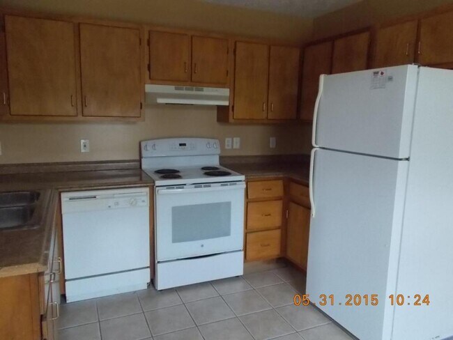 Foto del edificio - 219 Highland Blvd Unit 2