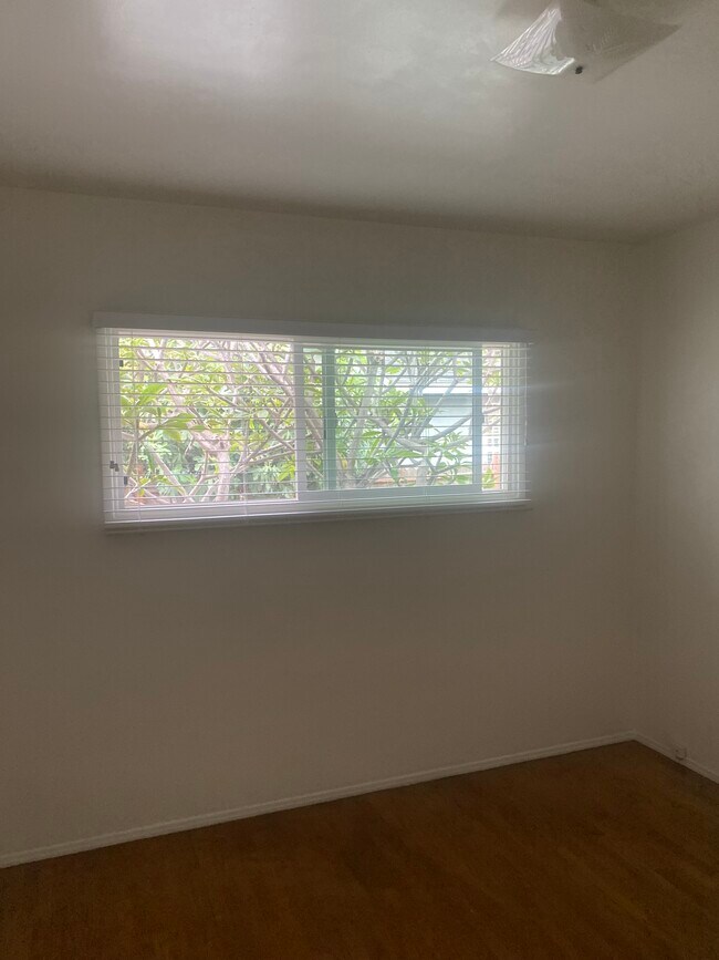 Foto del edificio - 4438 W 141st St