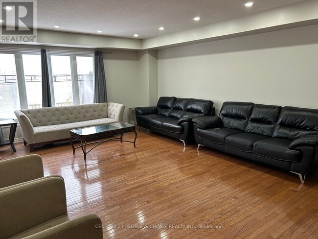 Building Photo - 689 N Leaksdale Cir