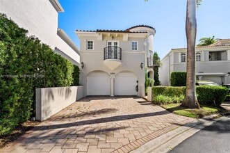 Building Photo - 20865 NE 31st Pl