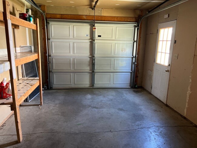 Building Photo - 3 br, 1.5 bath House - 131 FOXCHASE DRIVE