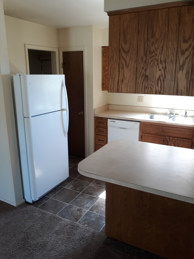 Kitchen - 871 N 14th St