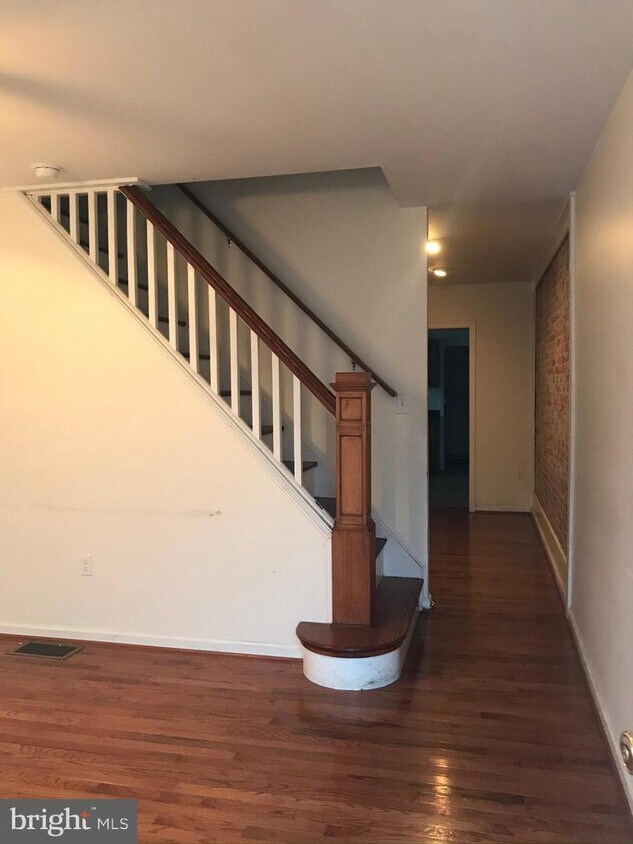 Primary Photo - 428 S Jackson St