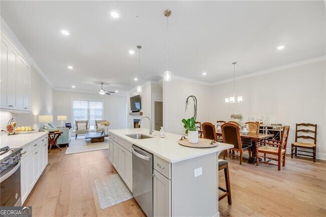 Building Photo - 306 Burgess Walk
